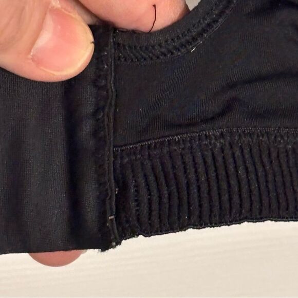 Lands' End | Women’s Black Sports Bra 34D Racerback 3 Prong Closure - Picture 13 of 15